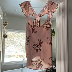 Women’s light weight tank top